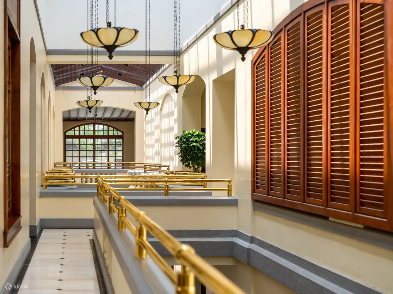 浅水湾影湾园 The Repulse Bay | 露台餐厅 The Verandah | 自助早午餐、 经典下午茶